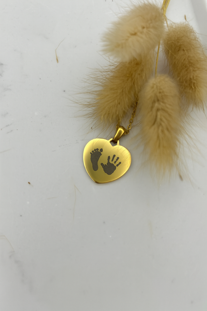 Personalised Heart Pendant Necklace – Engraved Keepsake